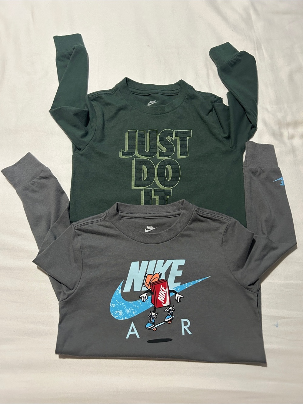 EUC 2 Nike Kids Long-Sleeve Graphic Tees - Dark Green & Charcoal - Size 3T